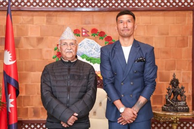 कप्तान किरणको प्रधानमन्त्री ओलीसँग भेटवार्ता