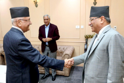 प्रतिपक्ष एमाले सत्ता गठवन्धन र प्रचण्डसँग किन खुसुखुसु भेट्दै छ
