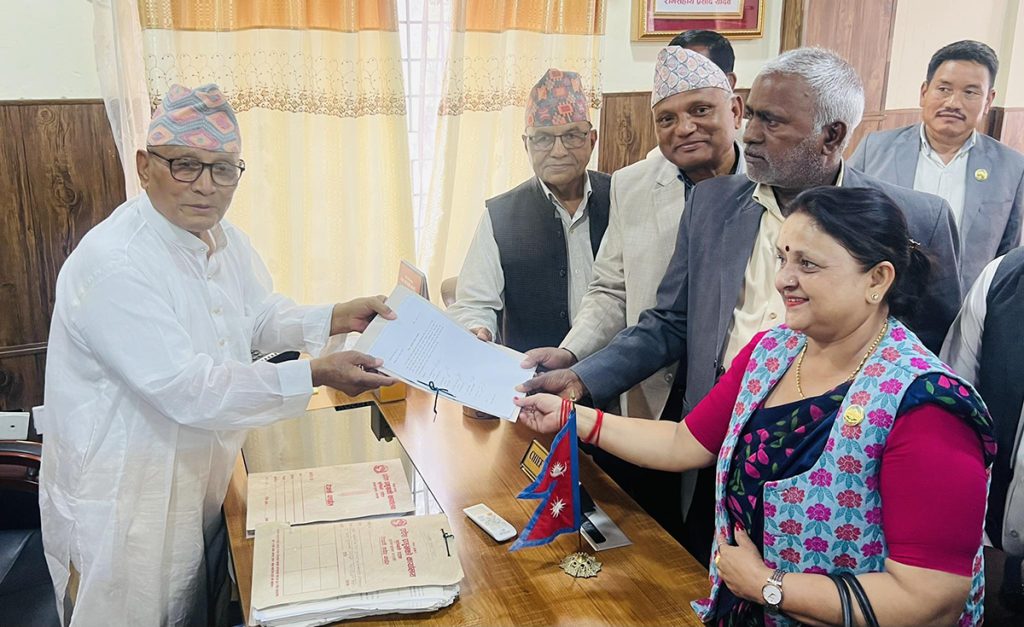 लुम्बिनीको मुख्यमन्त्रीमा माओवादीका महरा नियुक्त